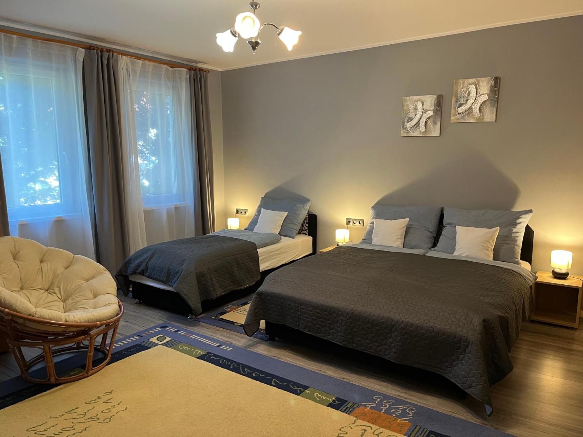 Mandula Vendeghaz Apartment Eger Bagian luar foto