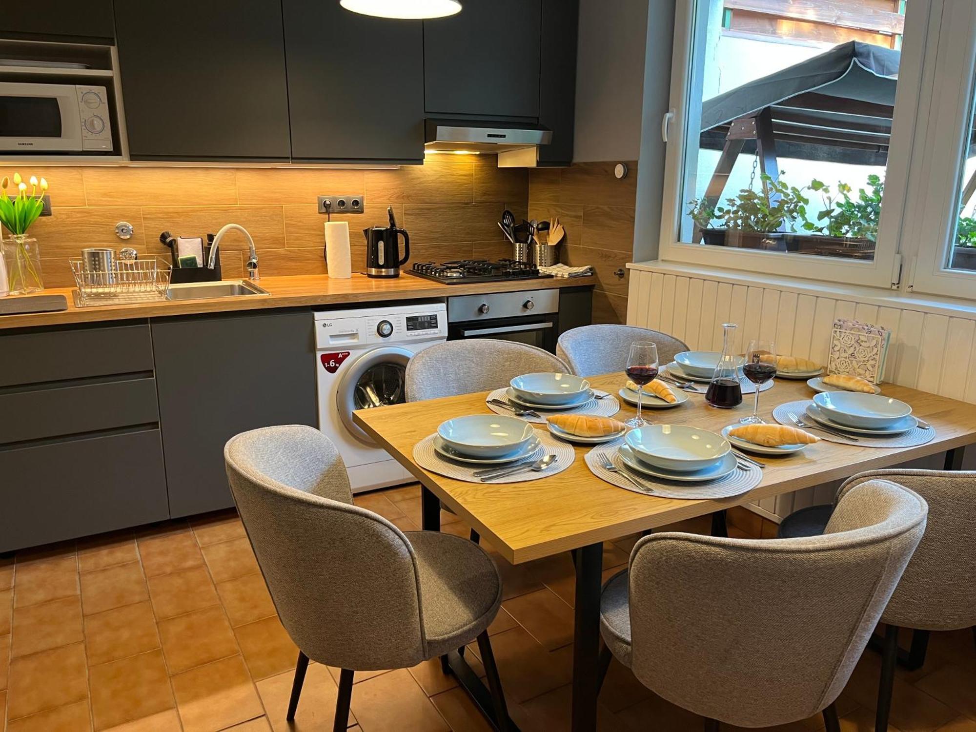 Mandula Vendeghaz Apartment Eger Bagian luar foto