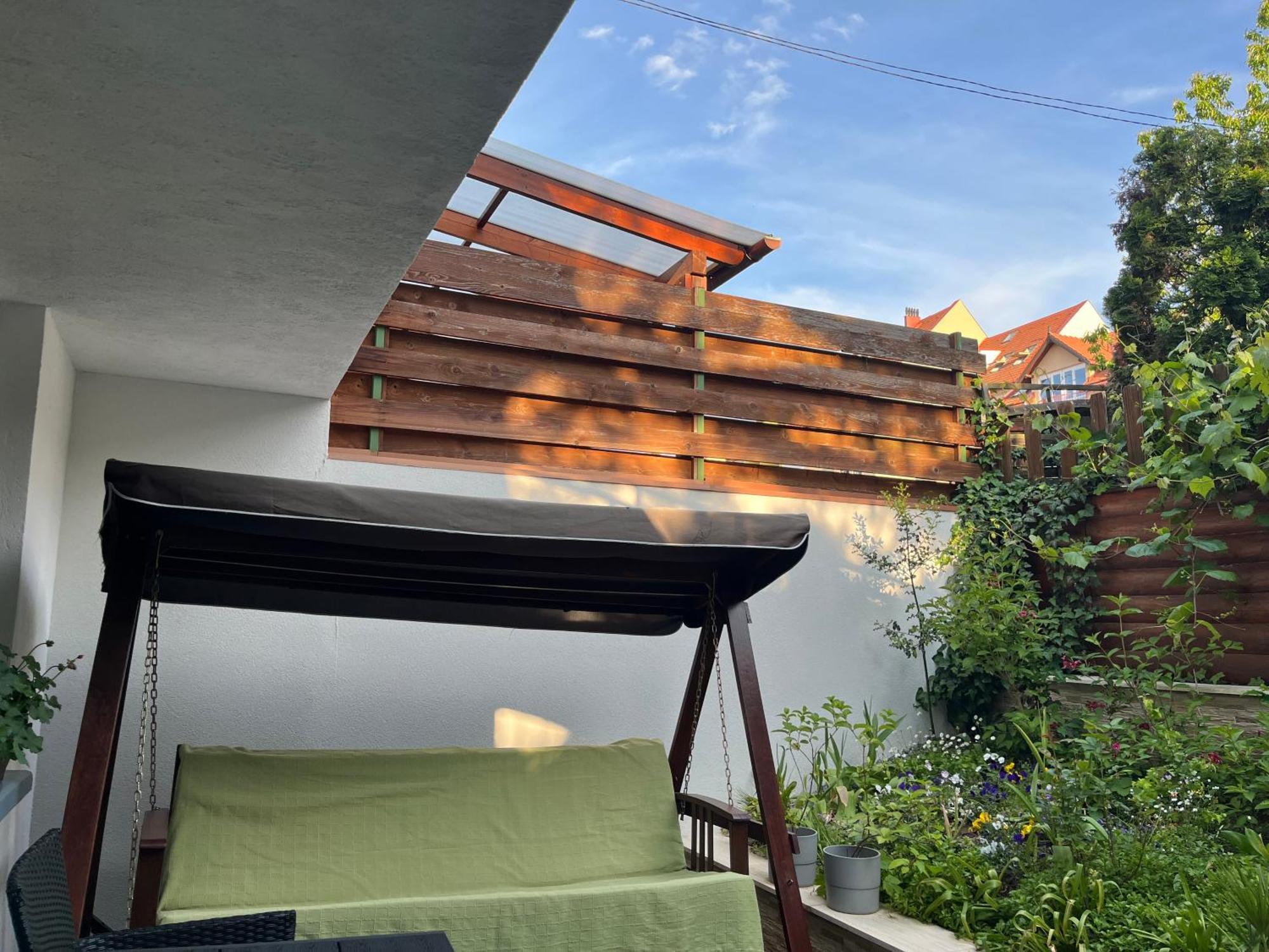 Mandula Vendeghaz Apartment Eger Bagian luar foto