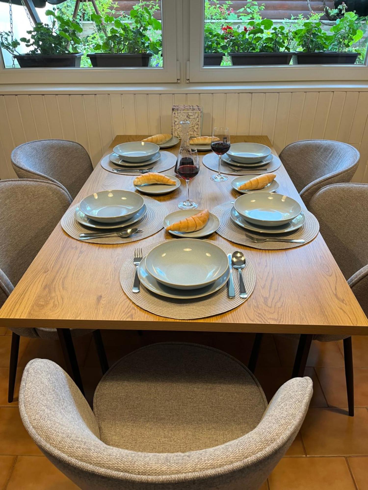 Mandula Vendeghaz Apartment Eger Bagian luar foto